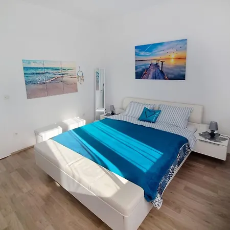 Renovierte In Zambratija Mit Grossem Garten By Interhome Apartament