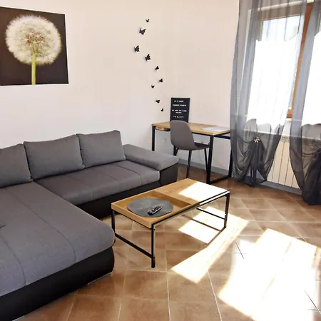 Renovierte In Zambratija Mit Grossem Garten By Interhome Apartament *